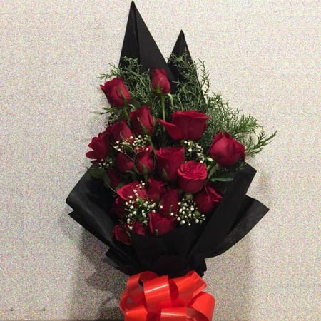 20 Red Roses In Black Fibre Wrap - Dial a Bouquet | Chennai Online ...